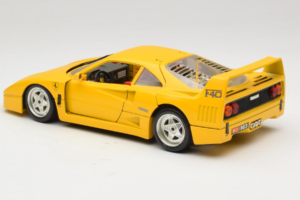 Ferrari F40 Gul Bburago 1:18 3032-Y1 Metal — billede 7 af 8