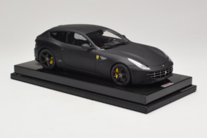 Ferrari FF Matte Black MR Collection 1:18 FERR04CAL Resin — billede 4 af 7