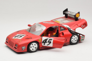 Ferrari 288 GTO Evoluzione #45 Rød Revell 1:18 48820 Metal — billede 2 af 8