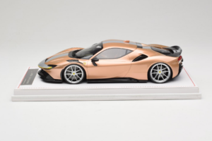 Ferrari SF90 Novitec Guld Sølv Stribe IVY 1:18 REMC028 Resin