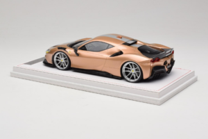 Ferrari SF90 Novitec Guld Sølv Stribe IVY 1:18 REMC028 Resin — billede 5 af 7