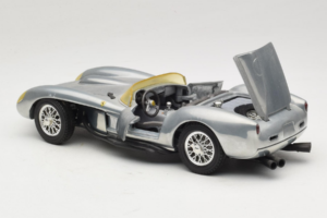Ferrari Testa Rossa Chrome Silver Hot Wheels 1:18 25737 Metal — billede 5 af 8