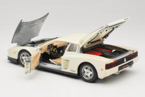 Ferrari Testarossa Hvid Bburago 1:18 3019-W1 Metal — billede 5 af 8