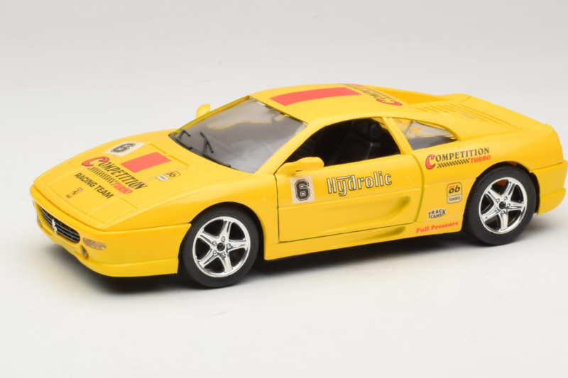 Ferrari F355 Berlinetta Racing Gul Solido 1:18 9009-Y1 Metal
