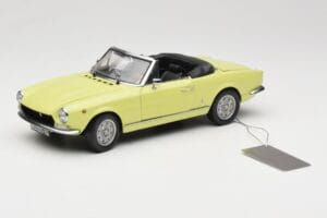 Fiat 124 Spider BS1 Gul Sun Star 1:18 4921 Metal