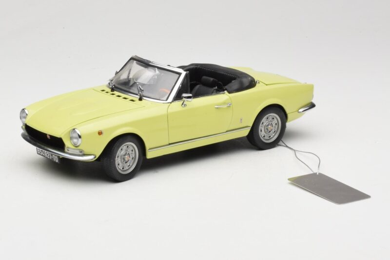 Fiat 124 Spider BS1 Gul Sun Star 1:18 4921 Metal