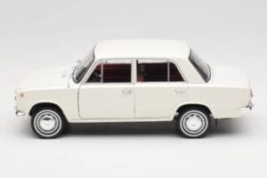 Fiat 124 Hvid IXO 1:18 18CMC205OP Metal — billede 4 af 8