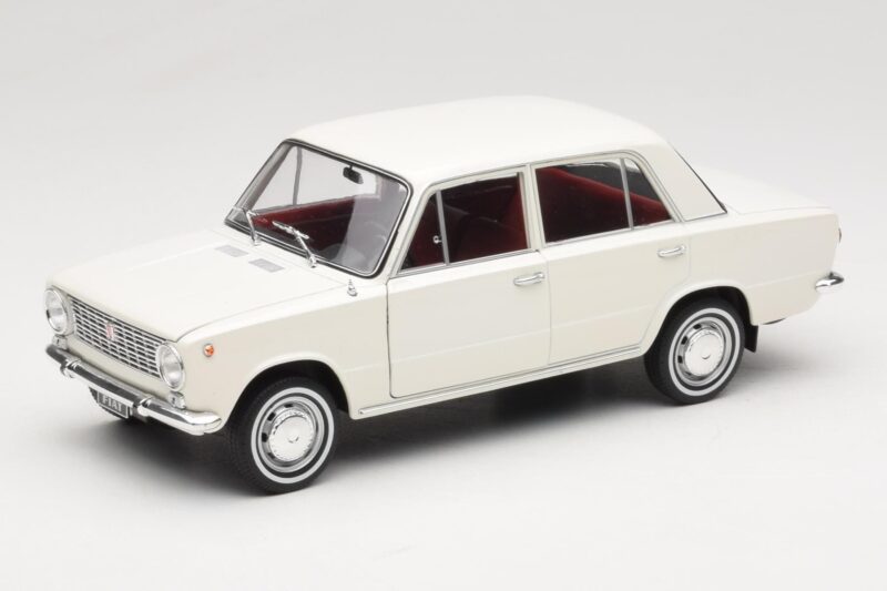 Fiat 124 Hvid IXO 1:18 18CMC205OP Metal