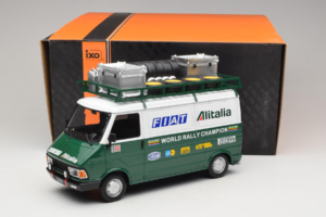 Fiat 242 Alitalia Rally Team Assistance With Trailer 1978 IXO 1:18 18CMC027WX Metal — billede 7 af 7