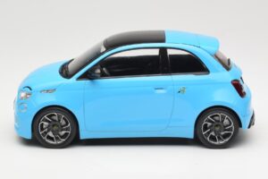 Abarth 500e Blå IXO 1:18 MCG18499 Metal — billede 3 af 6