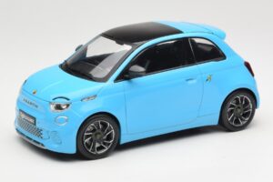 Abarth 500e Blå IXO 1:18 MCG18499 Metal