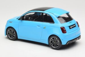 Abarth 500e Blå IXO 1:18 MCG18499 Metal — billede 5 af 6