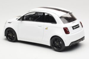 Abarth 500e Hvid IXO 1:18 MCG18497 Metal — billede 5 af 6