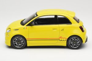 Abarth 500e Gul IXO 1:18 MCG18498 Metal — billede 3 af 6