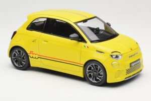 Abarth 500e Gul IXO 1:18 MCG18498 Metal — billede 4 af 6