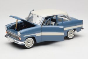 Ford Taunus 12M P2 Blå Striber Revell 1:18 08880-M1 Metal — billede 2 af 8