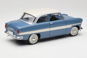 Ford Taunus 12M P2 Blå Striber Revell 1:18 08880-M1 Metal — billede 3 af 8