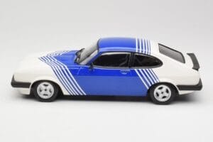 Ford Capri Mk2 3.0 Hvid med Blå Striber Minichamps 1:18 155788600 Metal — billede 3 af 6