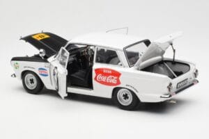 Ford Cortina Mk1 #3 P. Hughes / B. Young African Safari Rally 1964 AUTOart 1:18 86428 Metal — billede 5 af 8