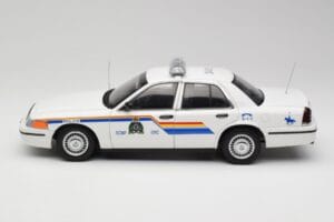 Ford Crown Victoria RCMP Police Car AUTOart 1:18 72706 Metal — billede 4 af 8