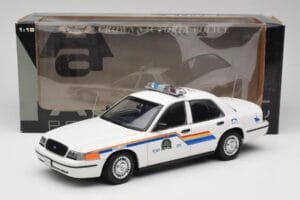 Ford Crown Victoria RCMP Police Car AUTOart 1:18 72706 Metal — billede 8 af 8