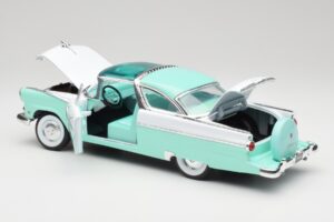 Ford Crown Victoria Seafoam Grøn & Hvid Road Legends 1:18 92138 Metal — billede 4 af 7