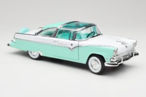 Ford Crown Victoria Seafoam Grøn & Hvid Road Legends 1:18 92138 Metal — billede 5 af 7