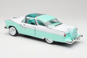 Ford Crown Victoria Seafoam Grøn & Hvid Road Legends 1:18 92138 Metal — billede 6 af 7
