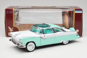 Ford Crown Victoria Seafoam Grøn & Hvid Road Legends 1:18 92138 Metal — billede 7 af 7