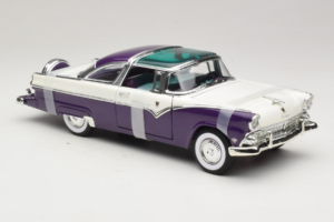 Ford Crown Victoria Hvid Lilla Road Signature 1:18 92138-P1 Metal — billede 4 af 6