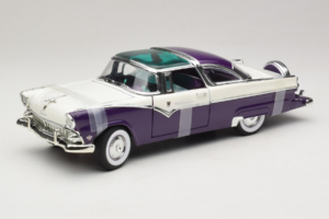 Ford Crown Victoria Hvid Lilla Road Signature 1:18 92138-P1 Metal
