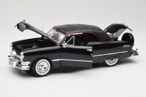 Ford Deluxe Cabriolet Sort Maisto 1:18 31681 Metal — billede 2 af 8