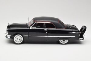 Ford Deluxe Cabriolet Sort Maisto 1:18 31681 Metal — billede 4 af 8
