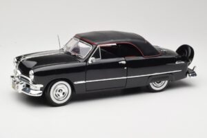 Ford Deluxe Cabriolet Sort Maisto 1:18 31681 Metal