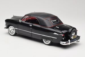 Ford Deluxe Cabriolet Sort Maisto 1:18 31681 Metal — billede 7 af 8