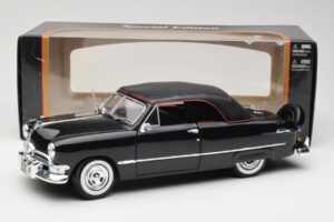 Ford Deluxe Cabriolet Sort Maisto 1:18 31681 Metal — billede 8 af 8