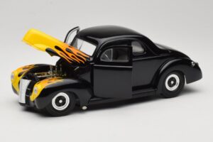 Ford Deluxe Hot Rod Sort Universal Hobbies 1:18 6002 Metal — billede 2 af 8