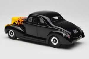 Ford Deluxe Hot Rod Sort Universal Hobbies 1:18 6002 Metal — billede 7 af 8