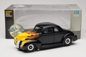 Ford Deluxe Hot Rod Sort Universal Hobbies 1:18 6002 Metal — billede 8 af 8