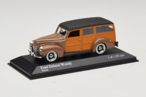 Ford DeLuxe Woody Station Wagon Brun Minichamps 1:43 400082111 Metal — billede 2 af 4