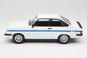 Ford Escort Mk2 RS 2000 Hvid MCG 1:18 MCG18439 Metal — billede 3 af 6
