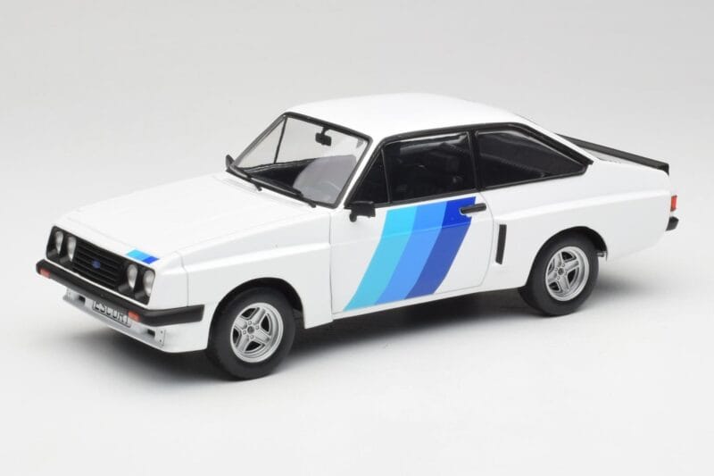 Ford Escort Mk2 RS 2000 X-Pack Diamond Hvid & Blå Decor MCG 1:18 MCG18351 Metal