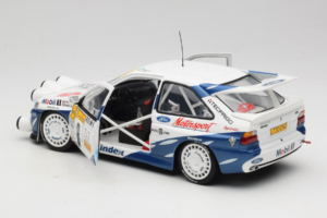 Ford Escort RS Cosworth Mobil 1 #6 F. Delecour / D. Grataloup Rally Monte Carlo Night Version Winner 1994 UT Models 1:18 3945 — billede 5 af 8