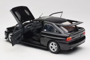 Ford Escort RS Cosworth Black Metallic Minichamps 1:18 150089020 Metal — billede 5 af 8