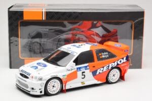 Ford Escort WRC #5 C. Sainz / L. Moya Winner Acropolis Rally 1997 IXO 1:18 18RMC172A Metal — billede 6 af 6