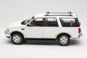 Ford Expedition Eddie Bauer Hvid UT Models 1:18 22712 Metal — billede 4 af 8