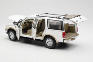 Ford Expedition Eddie Bauer Hvid UT Models 1:18 22712 Metal — billede 5 af 8