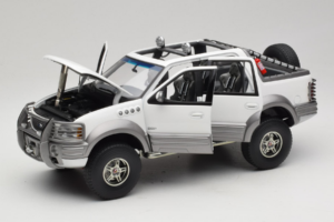 Ford Expedition Himalaya White AUTOart 1:18 72781 Metal — billede 2 af 8