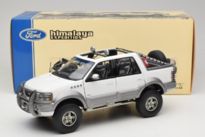 Ford Expedition Himalaya White AUTOart 1:18 72781 Metal — billede 8 af 8