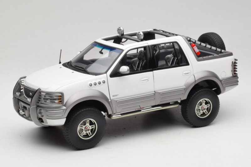 Ford Expedition Himalaya White AUTOart 1:18 72781 Metal